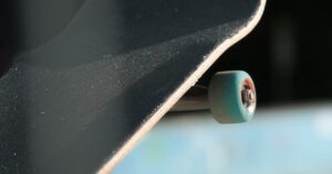 Featured image for How Do I Choose a Good Skateboard Deck The Ultimate 7-Step Guide 2025